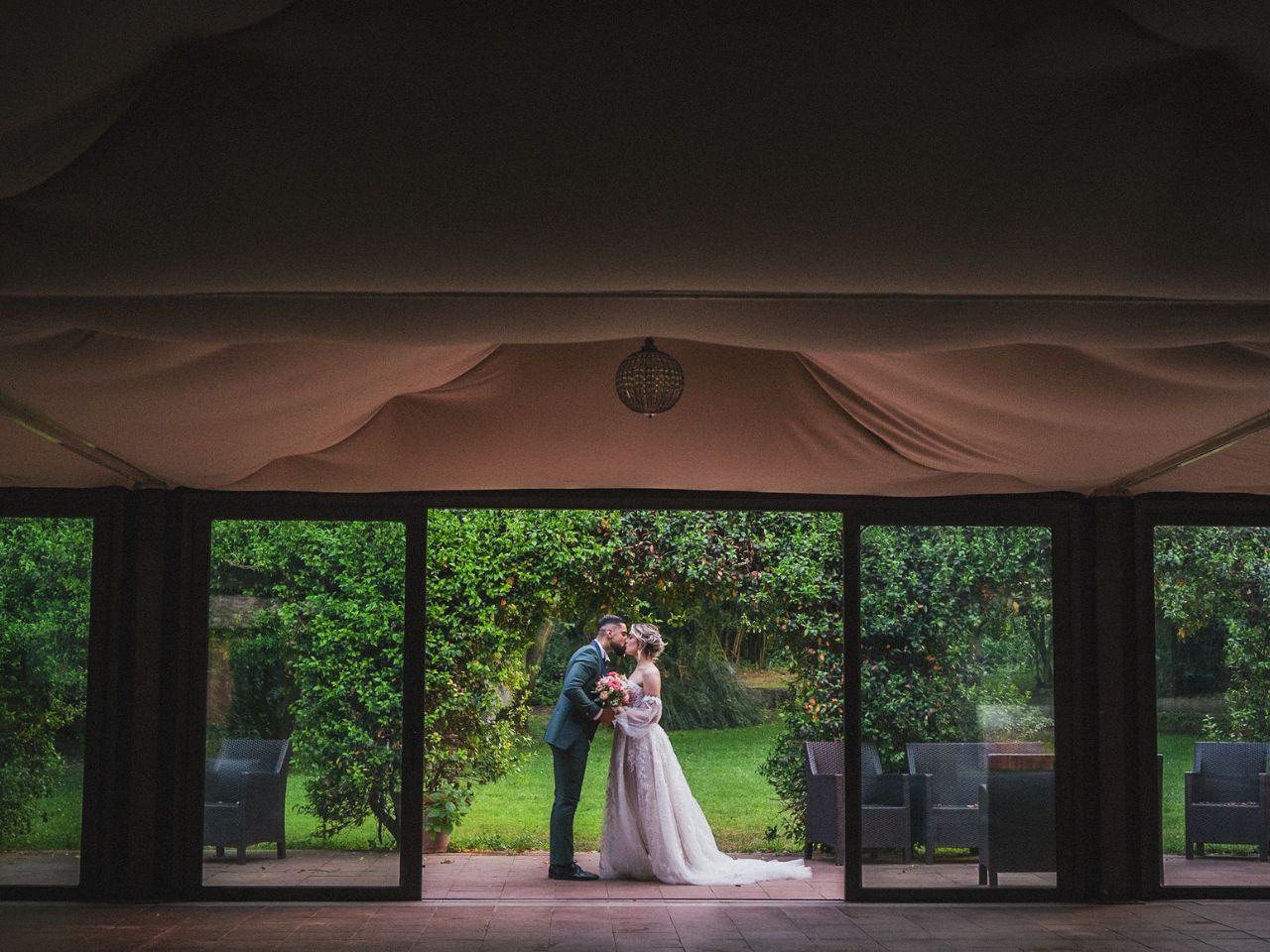 Gazebo romantico per cerimonie di nozze nel Parco Iris Sgaravatti, Appia Antica